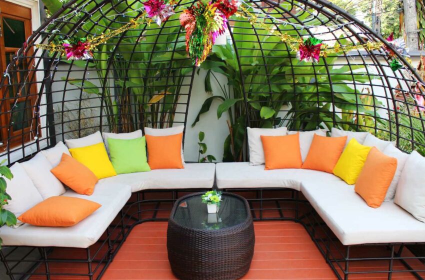  10 Backyard Seating Ideas You Need to See Before Summer Ends